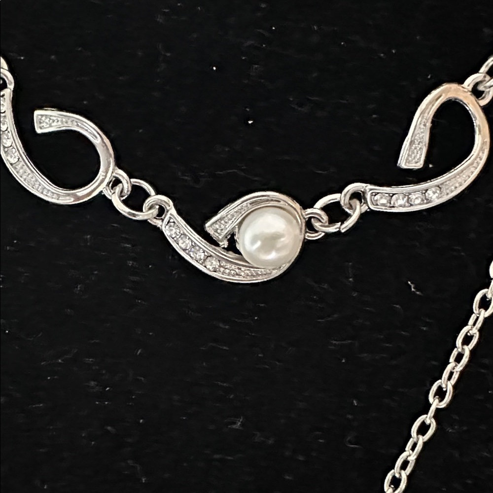 Silvertone & faux pearl, CZ stones EUC necklace, bracelet/anklet & earrings set. - Picture 4 of 7